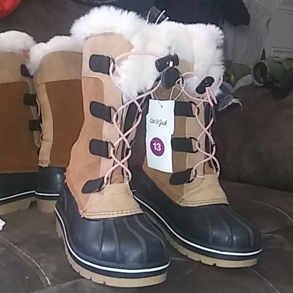 Boots size 1 Girl